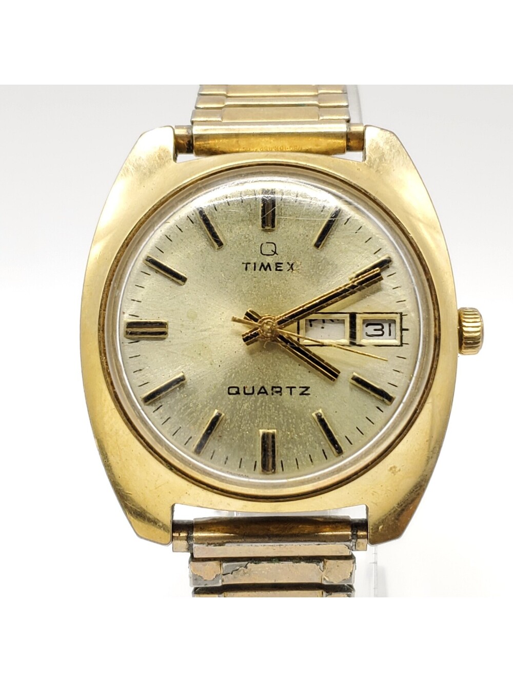 Vintage Timex Q Day/Date Dial Mens Watch 37mm For Parts Or Repair